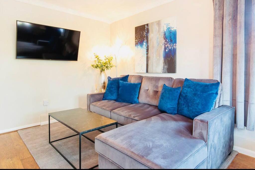 Apartment Lovely One Bed With Free Parking