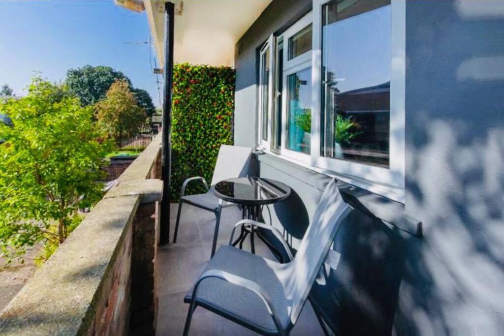 Apartment Lovely One Bed With Free Parking *